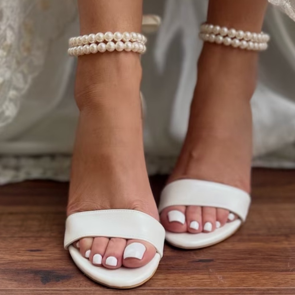 Pelino Pearl Bridal Sandal - Picture 2 of 7